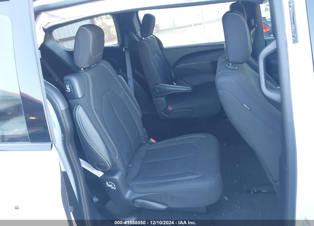 2022 CHRYSLER PACIFICA TOURING VIN: 2C4RC1FG1NR110237