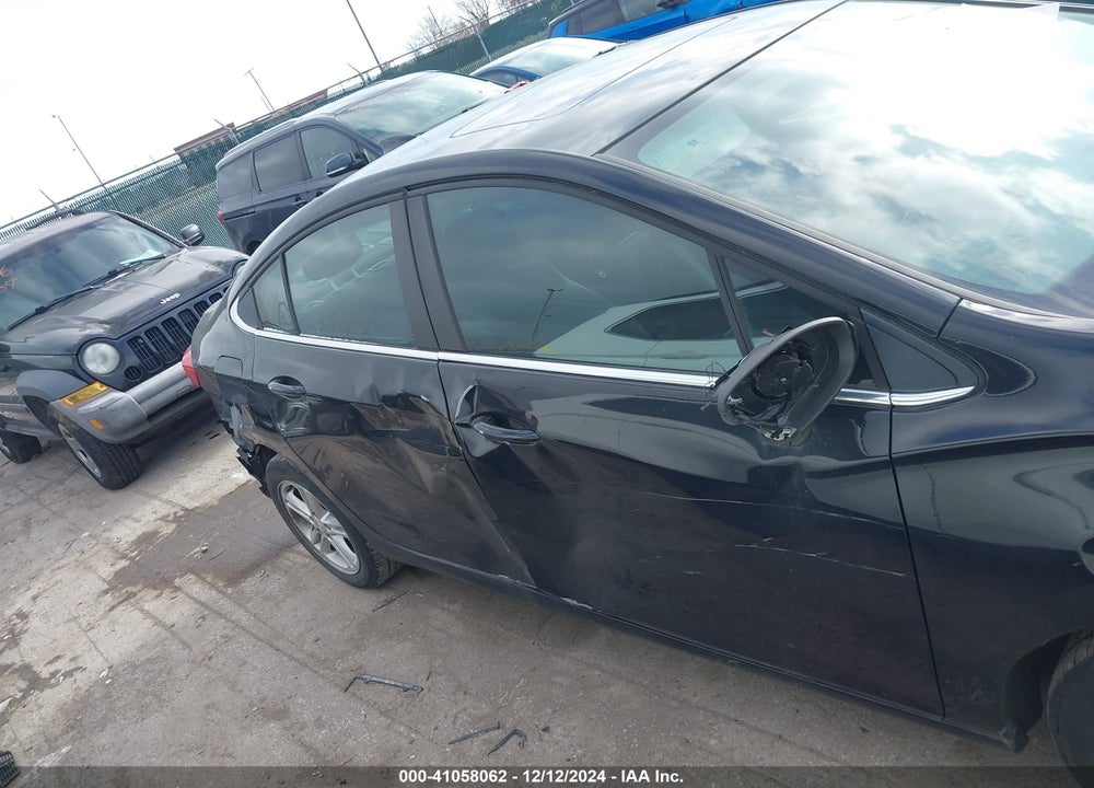 2018 CHEVROLET CRUZE LT AUTO VIN: 1G1BE5SM8J7216560