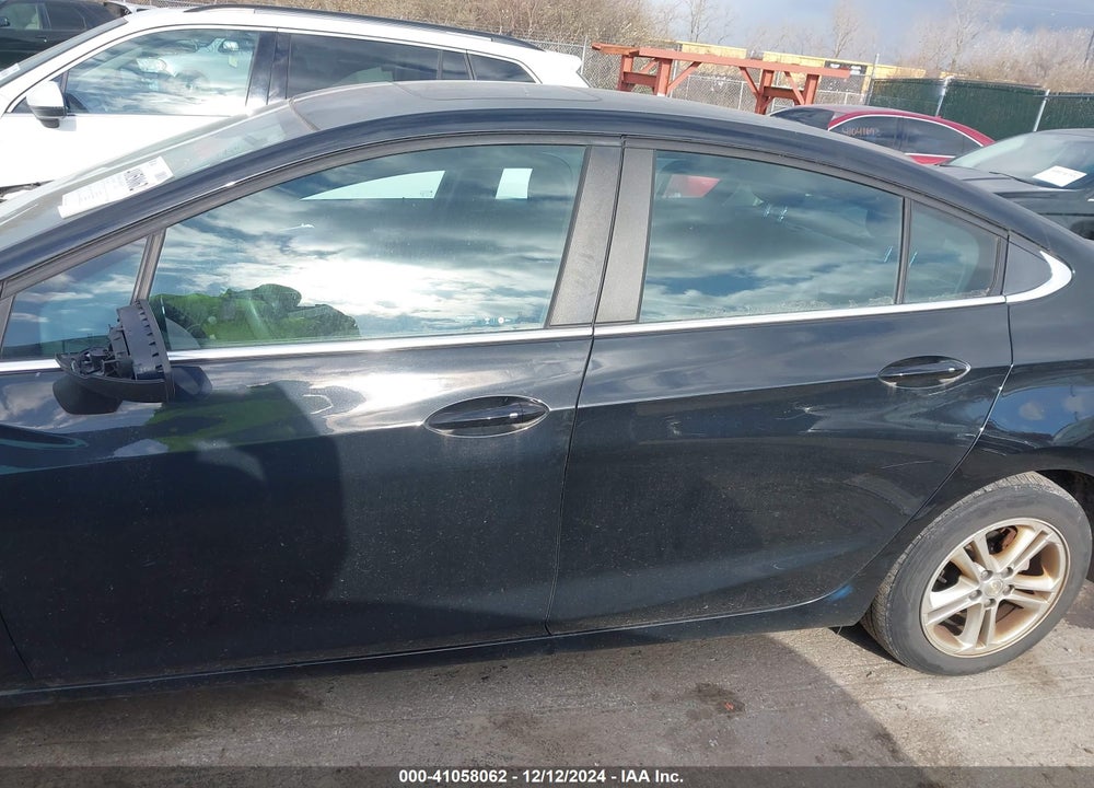 2018 CHEVROLET CRUZE LT AUTO VIN: 1G1BE5SM8J7216560