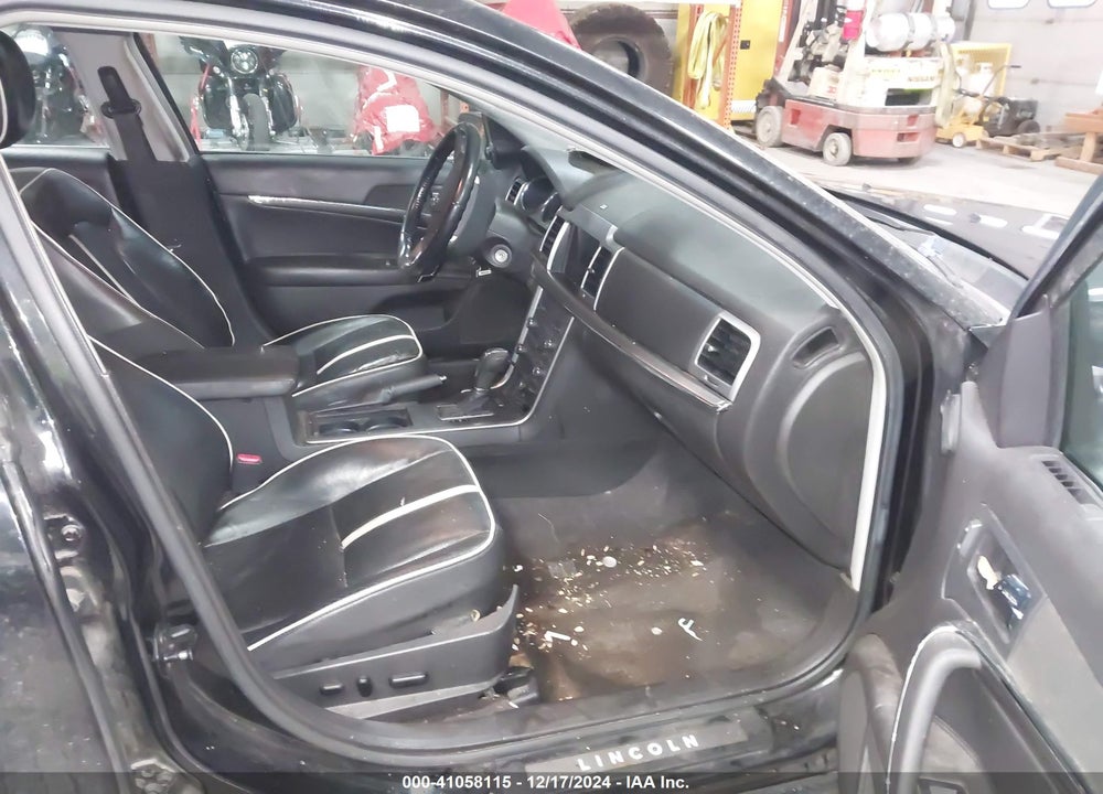 2010 LINCOLN MKZ VIN: 3LNHL2JC1AR605561