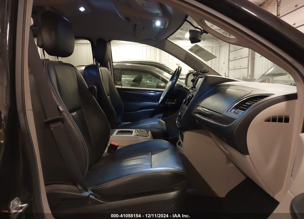 2016 CHRYSLER TOWN & COUNTRY TOURING VIN: 2C4RC1BG5GR173219