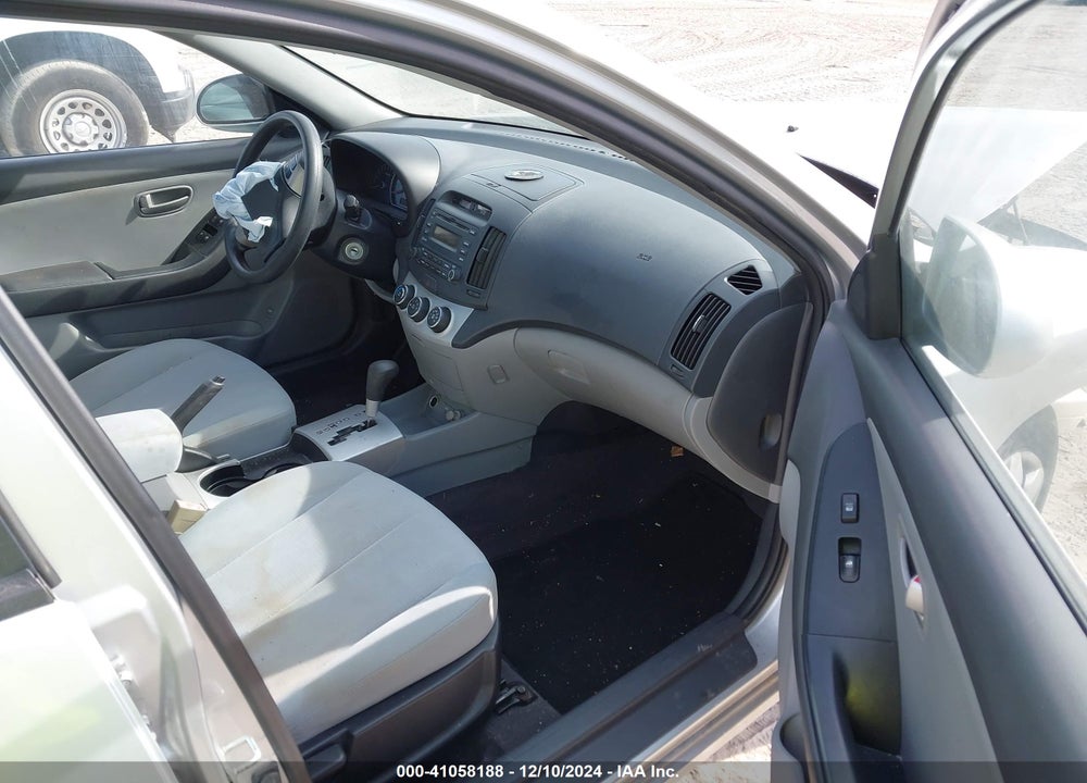 2008 HYUNDAI ELANTRA VIN: KMHDU46D88U559786