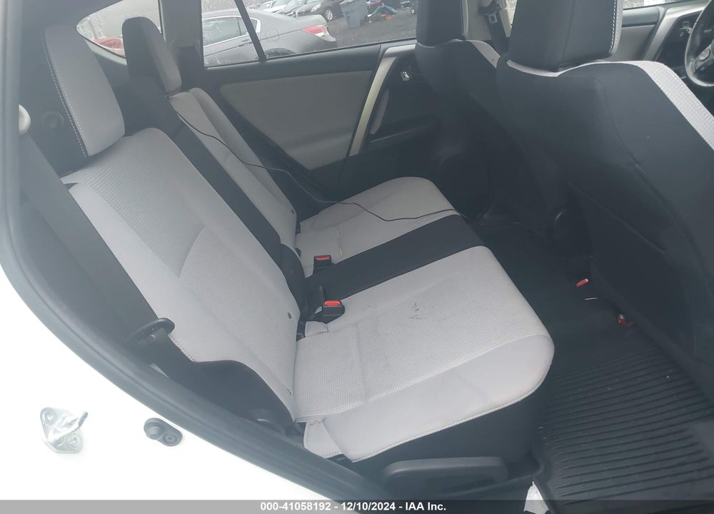 2017 TOYOTA RAV4 XLE VIN: JTMRFREV9HJ706436