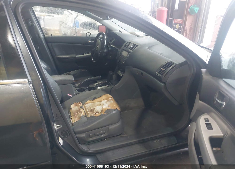 2004 HONDA ACCORD 3.0 EX VIN: 1HGCM66554A052328