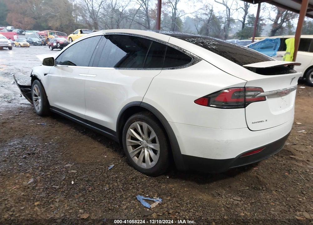 2018 TESLA MODEL X 100D/75D/P100D VIN: 5YJXCBE24JF138297