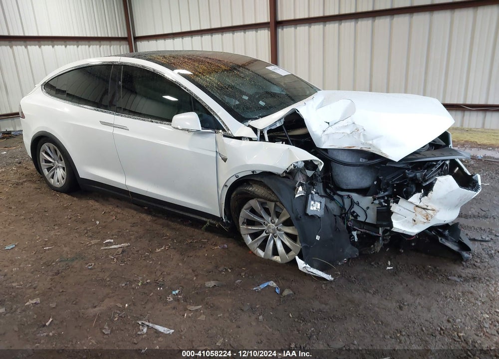 2018 TESLA MODEL X 100D/75D/P100D VIN: 5YJXCBE24JF138297