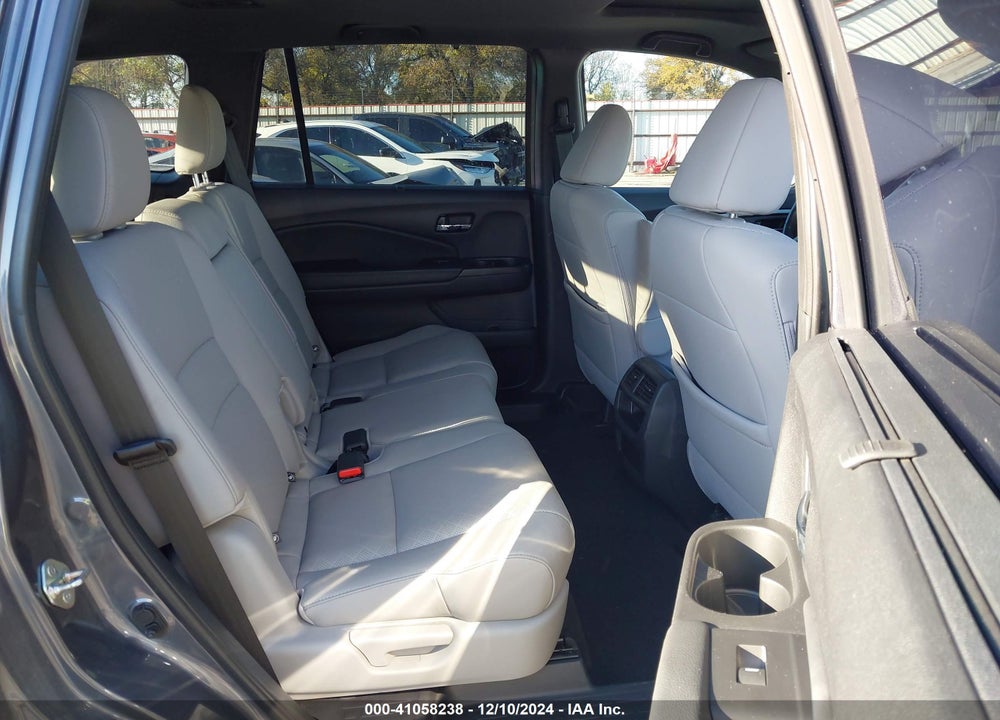 2019 HONDA PASSPORT EX-L VIN: 5FNYF7H54KB006494