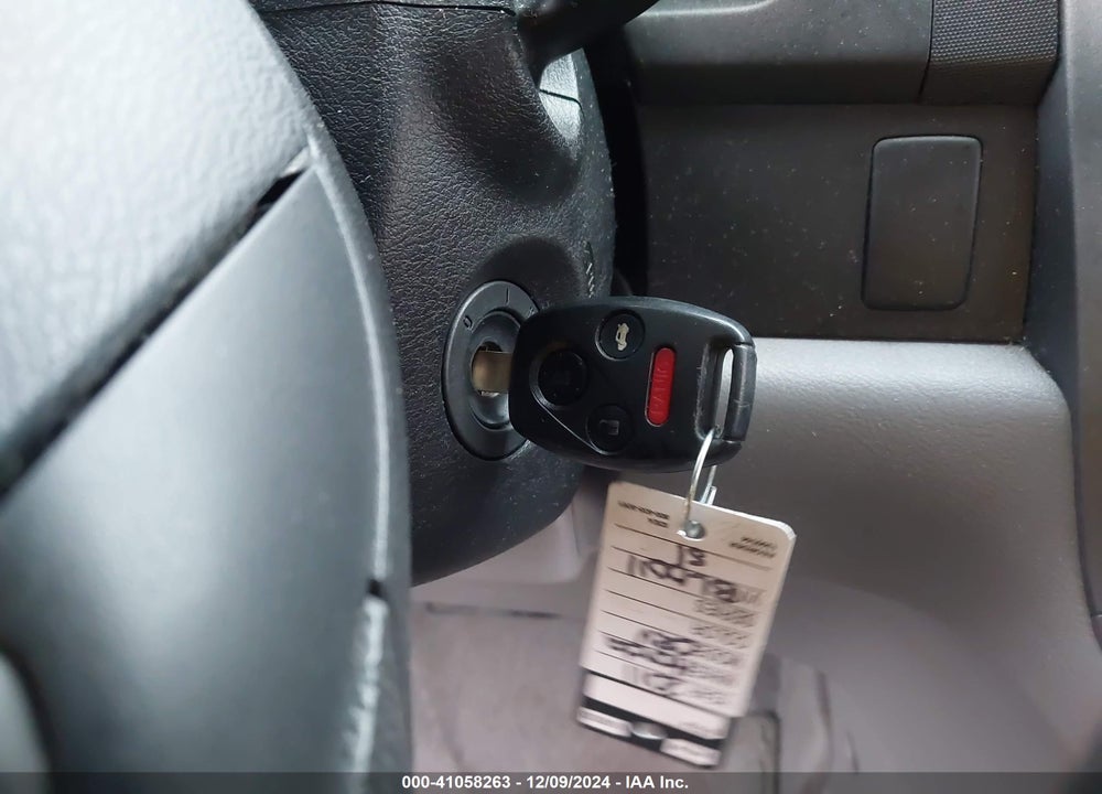 2011 HONDA CR-V LX VIN: 5J6RE4H3XBL001151
