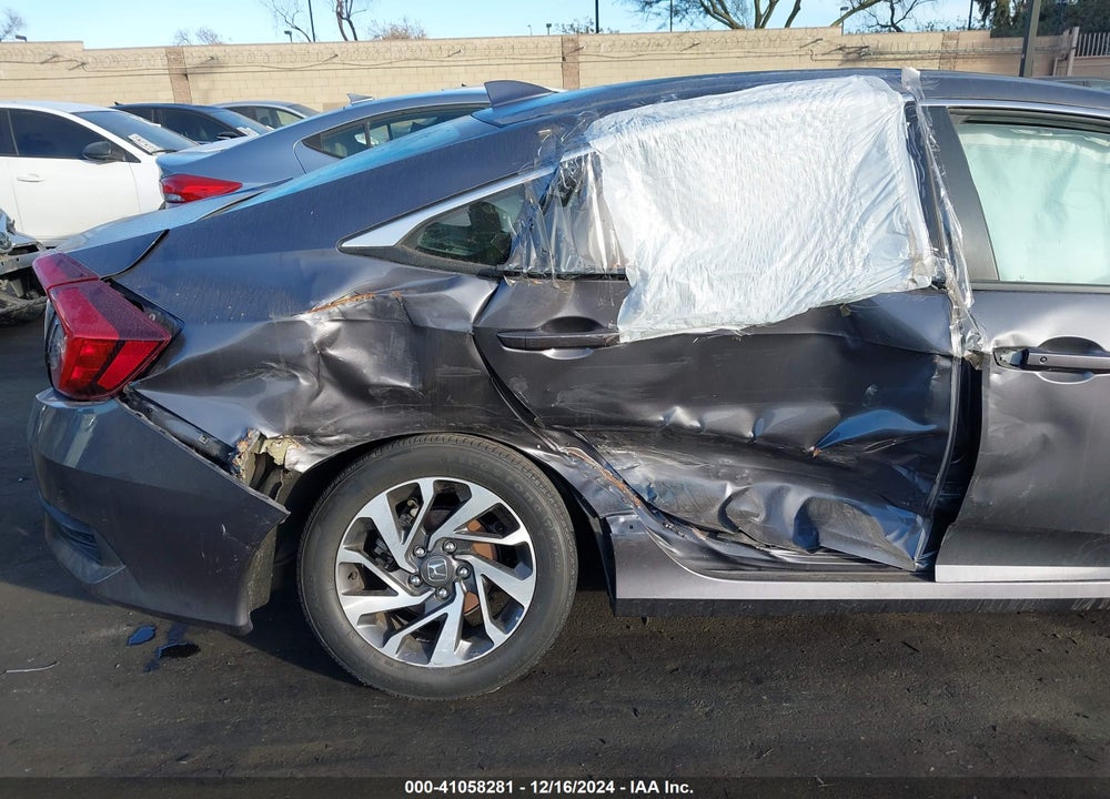 2018 HONDA CIVIC EX VIN: 2HGFC2F72JH578195