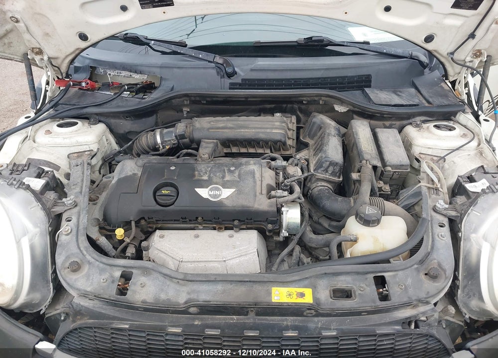 2011 MINI COOPER VIN: WMWSU3C5XBT098930