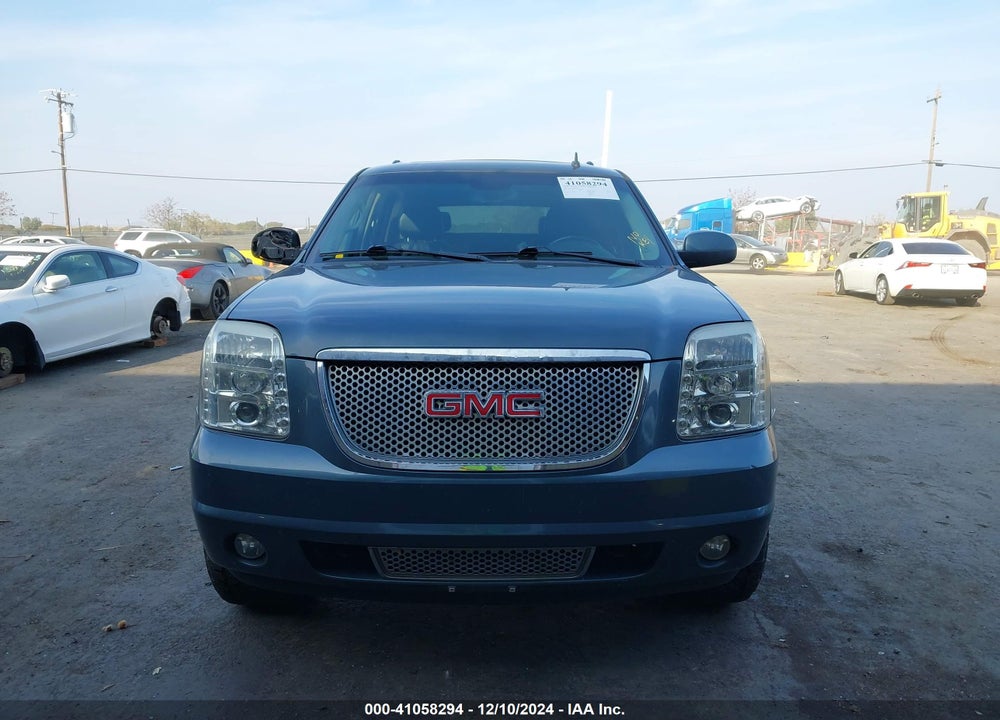 2008 GMC YUKON DENALI VIN: 1GKFK63848J240946
