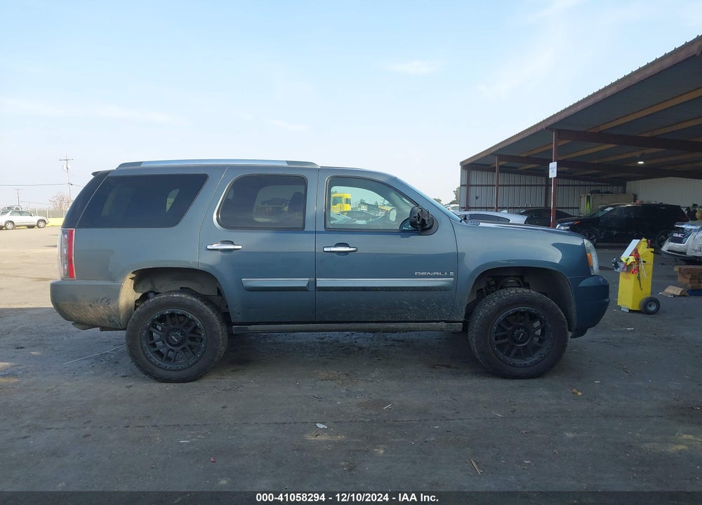 2008 GMC YUKON DENALI VIN: 1GKFK63848J240946