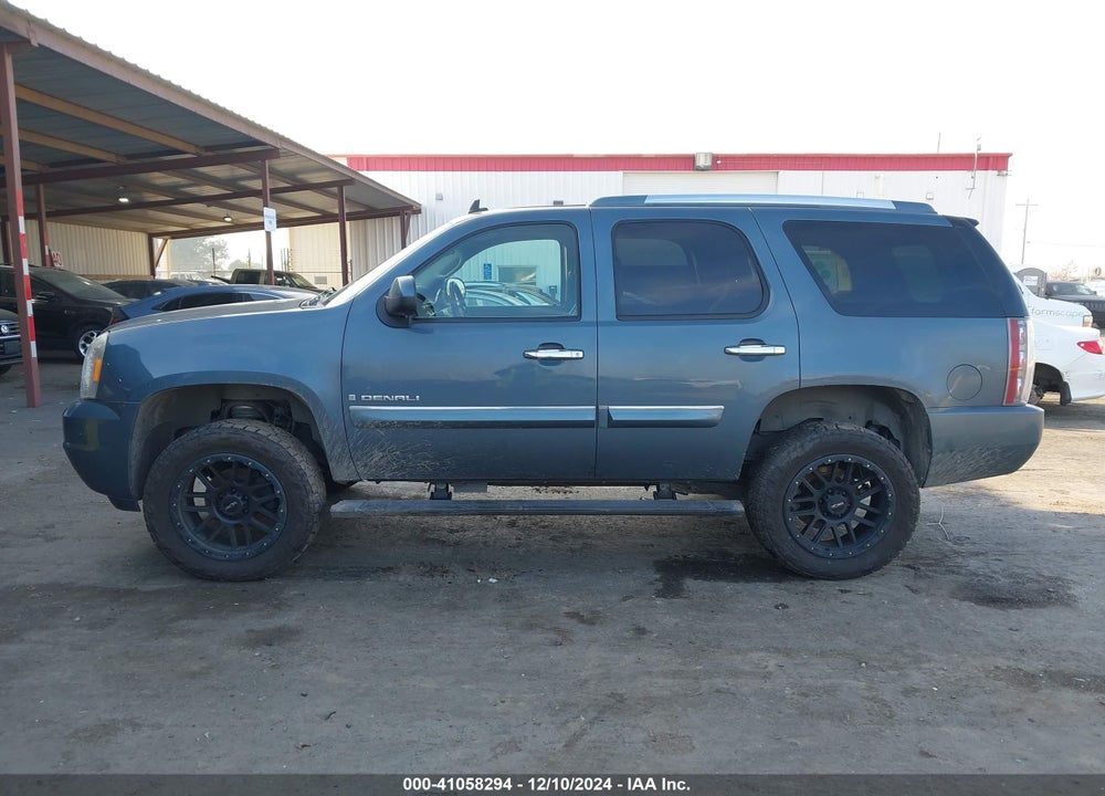 2008 GMC YUKON DENALI VIN: 1GKFK63848J240946