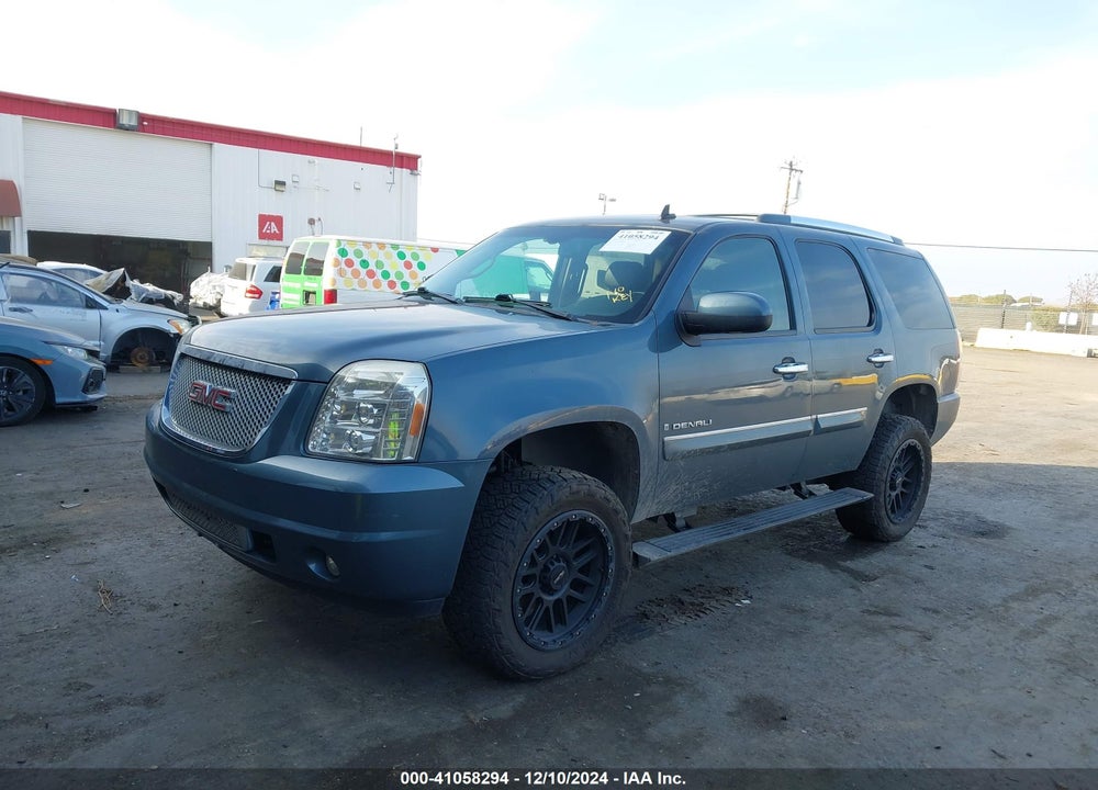 2008 GMC YUKON DENALI VIN: 1GKFK63848J240946