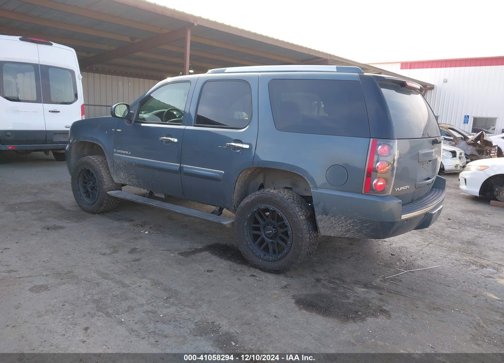 2008 GMC YUKON DENALI VIN: 1GKFK63848J240946