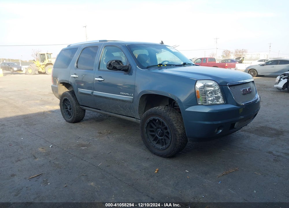 2008 GMC YUKON DENALI VIN: 1GKFK63848J240946