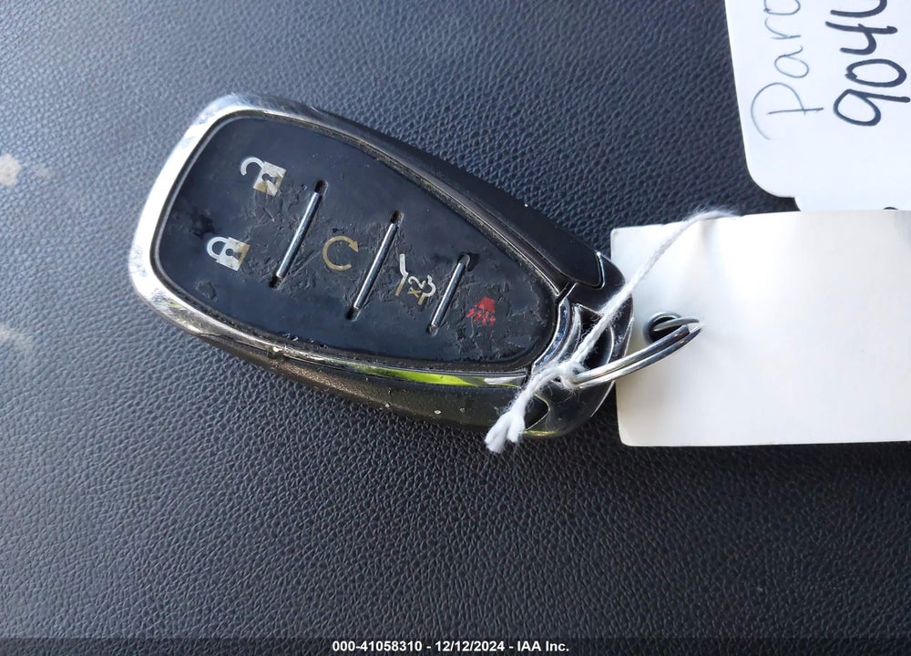 2019 CHEVROLET EQUINOX LT VIN: 2GNAXKEV3K6235235