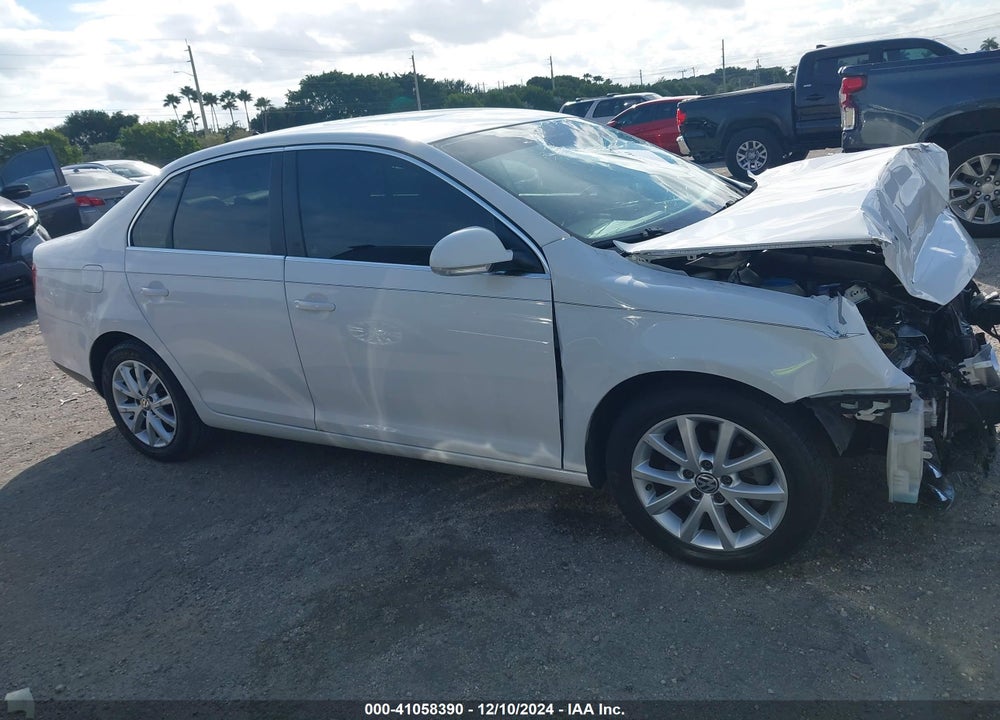 2010 VOLKSWAGEN JETTA SE VIN: 3VWRX7AJ0AM035944