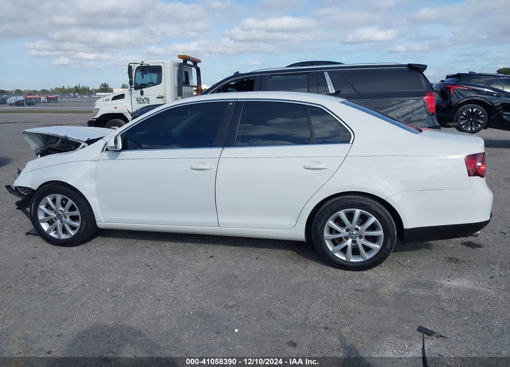 2010 VOLKSWAGEN JETTA SE VIN: 3VWRX7AJ0AM035944