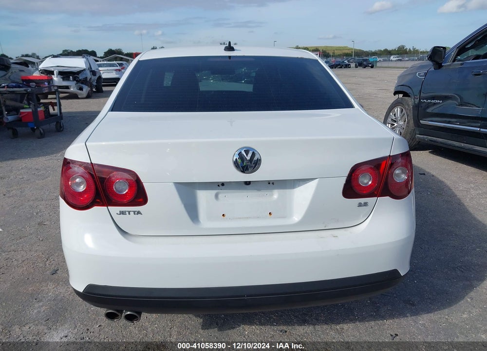 2010 VOLKSWAGEN JETTA SE VIN: 3VWRX7AJ0AM035944