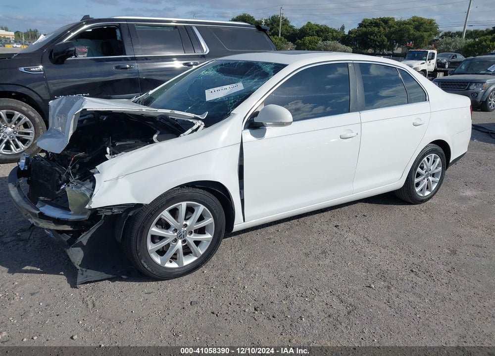 2010 VOLKSWAGEN JETTA SE VIN: 3VWRX7AJ0AM035944