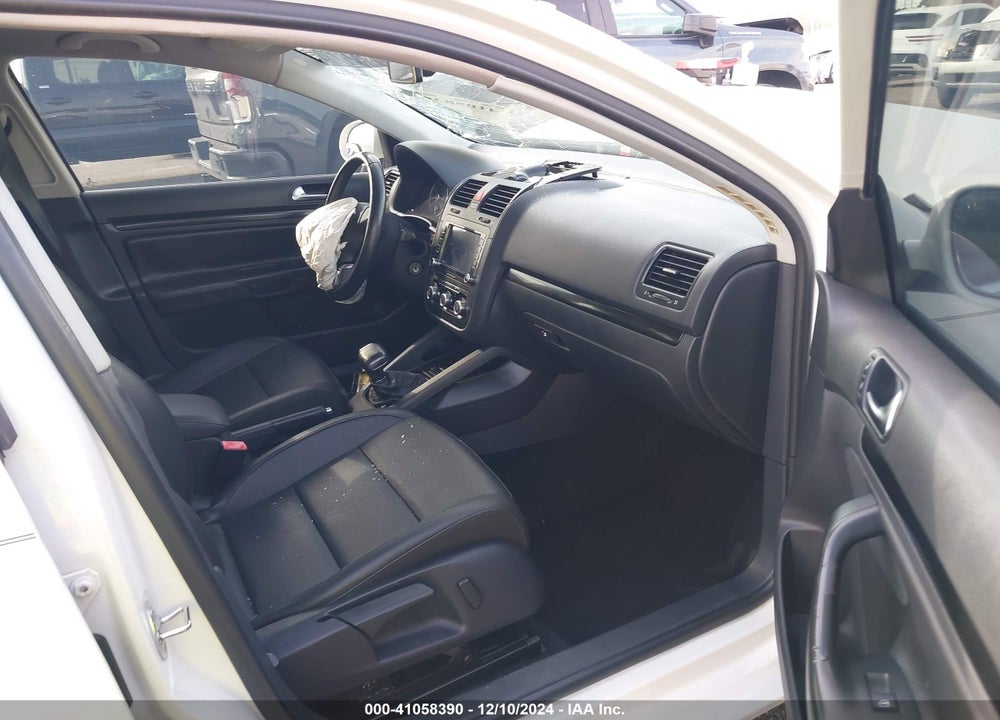2010 VOLKSWAGEN JETTA SE VIN: 3VWRX7AJ0AM035944