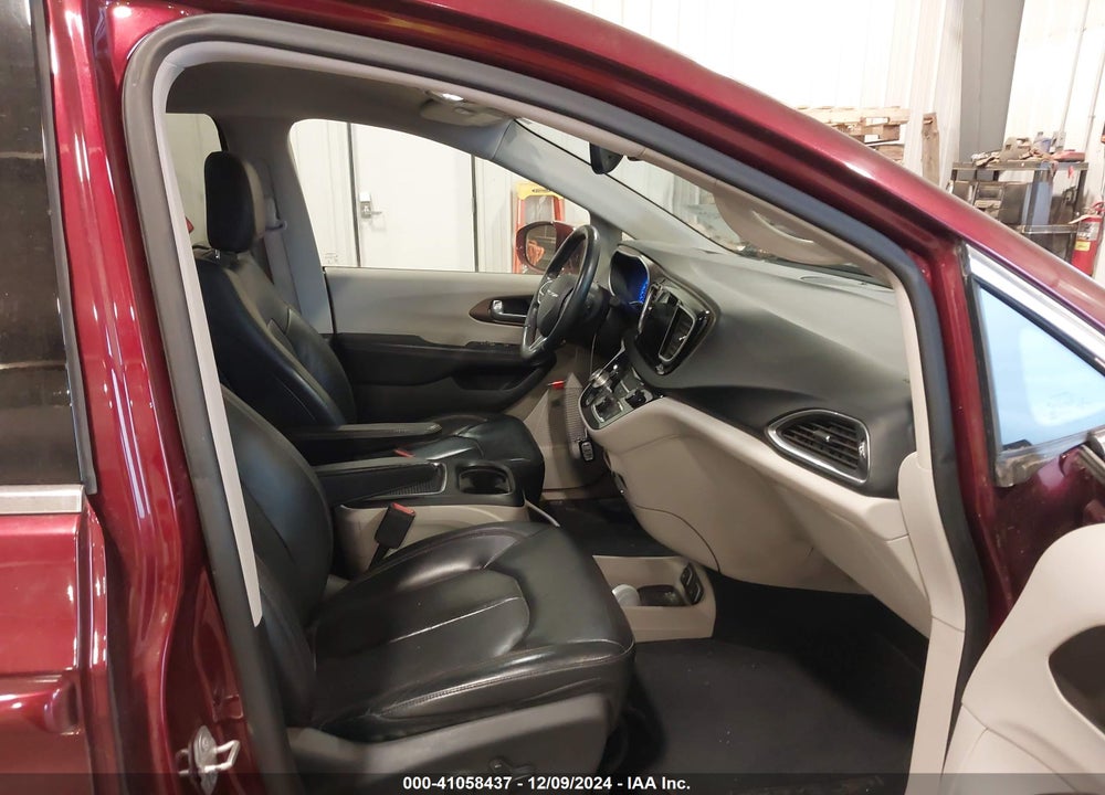 2017 CHRYSLER PACIFICA TOURING L PLUS VIN: 2C4RC1EGXHR510576