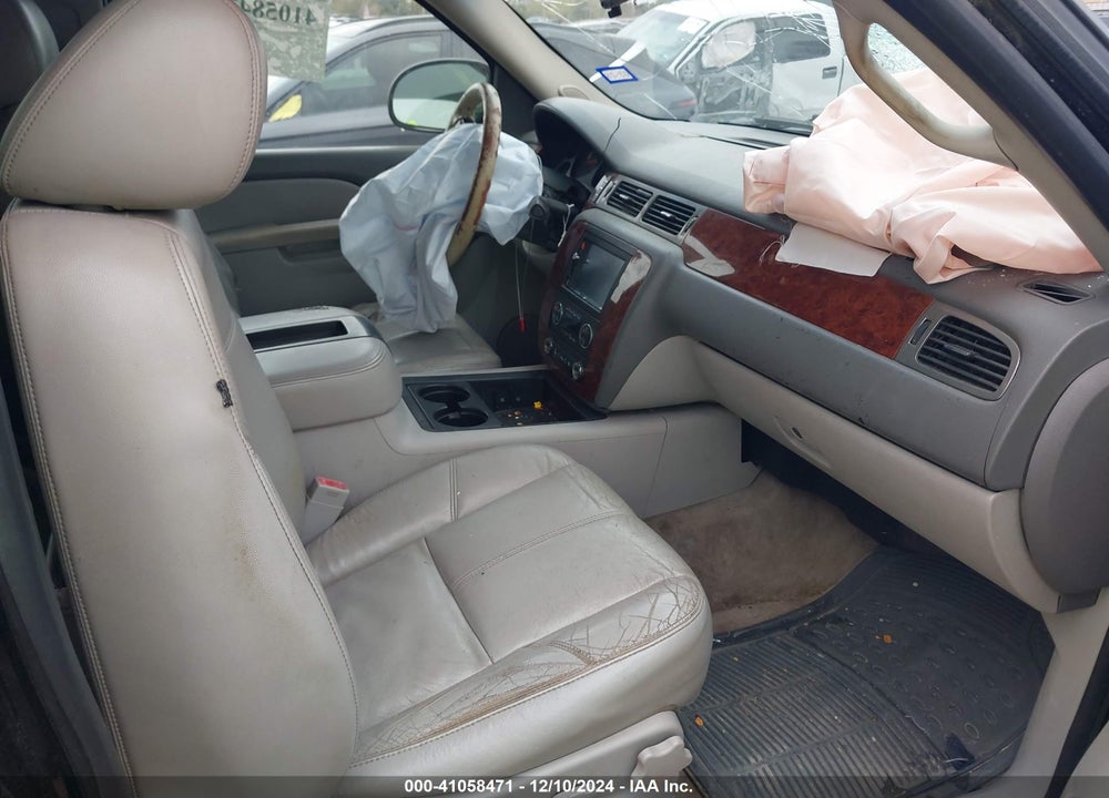 2010 CHEVROLET SUBURBAN 1500 LT1 VIN: 1GNUCJE01AR225099