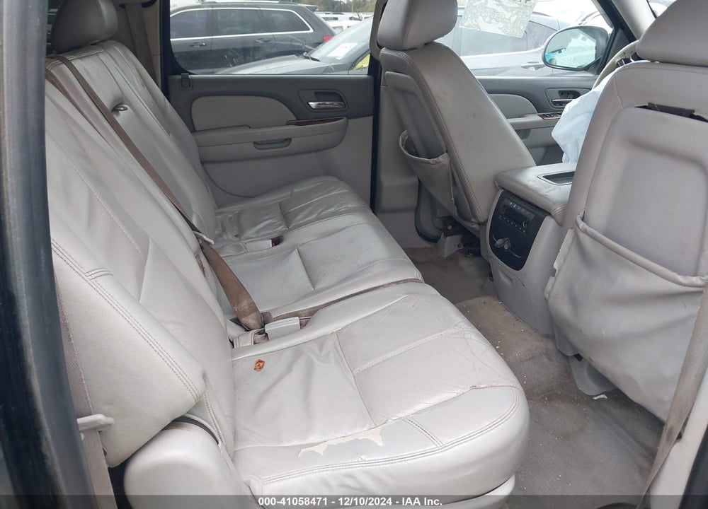 2010 CHEVROLET SUBURBAN 1500 LT1 VIN: 1GNUCJE01AR225099