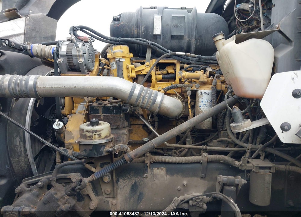 2008 KENWORTH CONSTRUCTION T800 VIN: 1XKDDB9X68J225499
