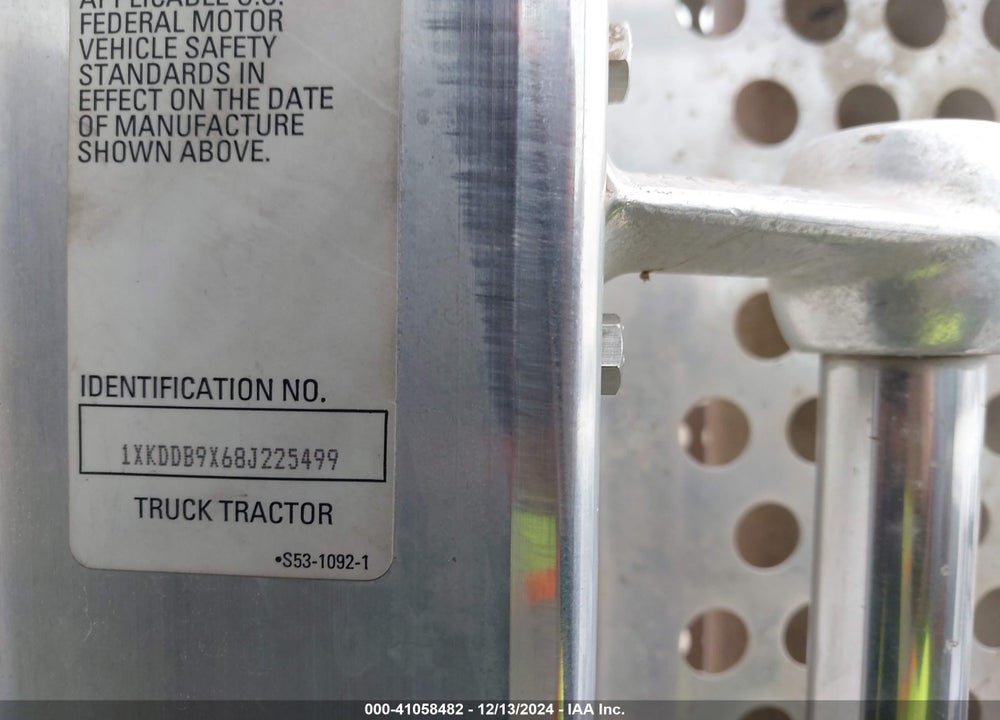 2008 KENWORTH CONSTRUCTION T800 VIN: 1XKDDB9X68J225499