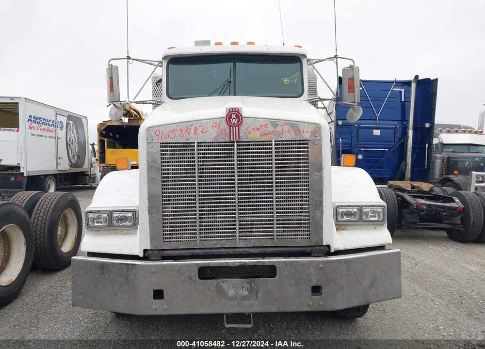2008 KENWORTH CONSTRUCTION T800 VIN: 1XKDDB9X68J225499
