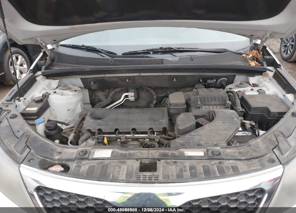 2011 KIA SORENTO LX VIN: 5XYKT3A12BG053594