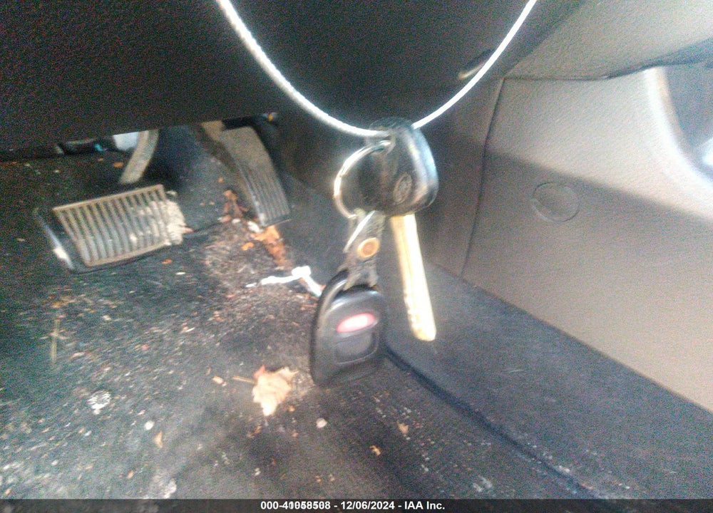 2011 KIA SORENTO LX VIN: 5XYKT3A12BG053594