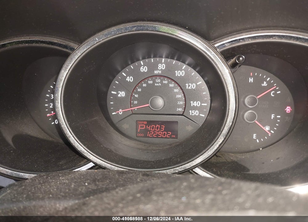 2011 KIA SORENTO LX VIN: 5XYKT3A12BG053594