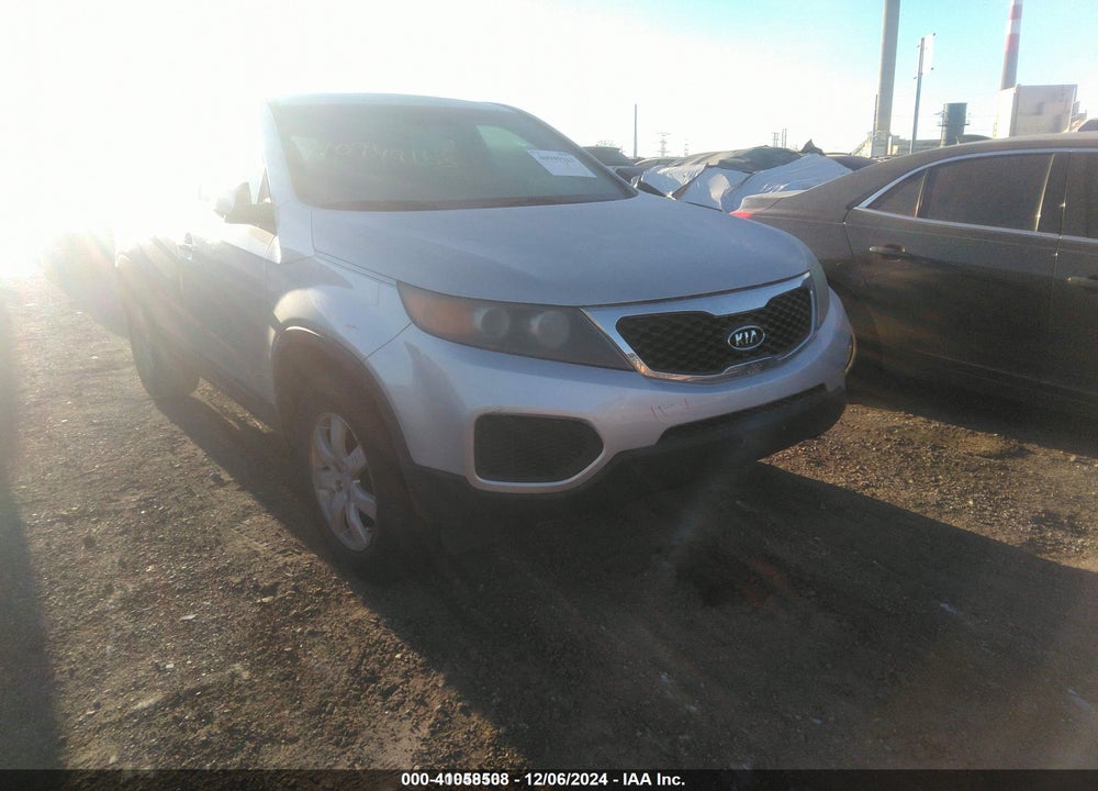 2011 KIA SORENTO LX VIN: 5XYKT3A12BG053594