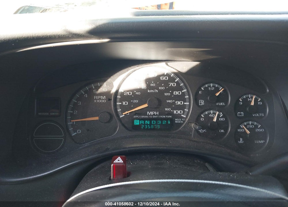 2002 CHEVROLET SUBURBAN 1500 Z71 VIN: 3GNFK16T82G253827