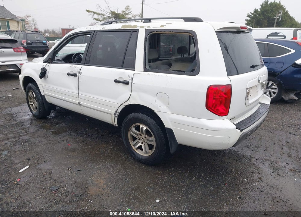 2005 HONDA PILOT EX VIN: 5FNYF18465B000365