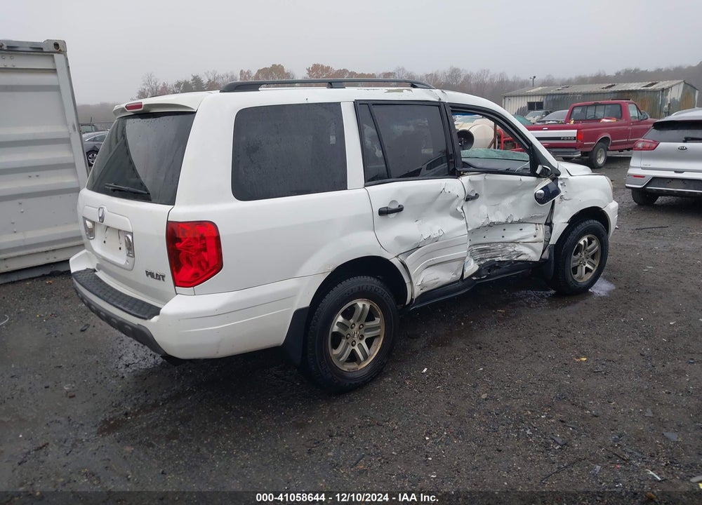 2005 HONDA PILOT EX VIN: 5FNYF18465B000365