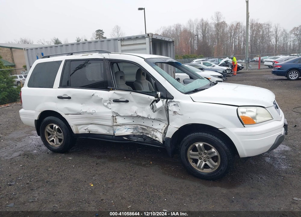 2005 HONDA PILOT EX VIN: 5FNYF18465B000365