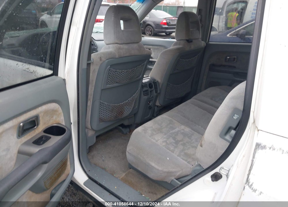 2005 HONDA PILOT EX VIN: 5FNYF18465B000365