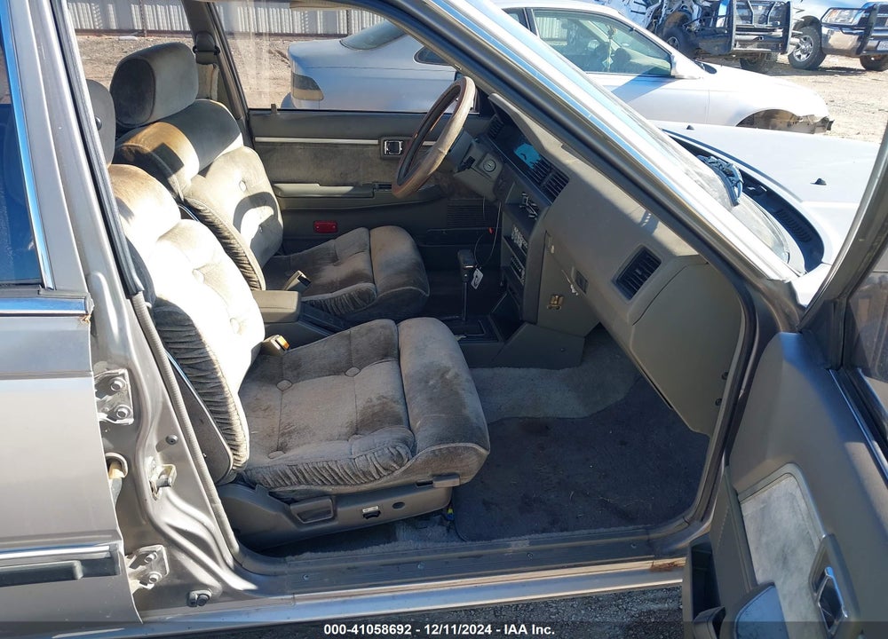 1985 NISSAN MAXIMA VIN: JN1HU15S2FX003556
