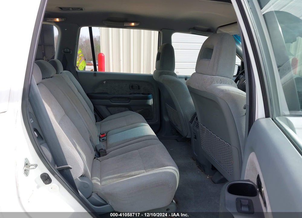 2003 HONDA PILOT LX VIN: 2HKYF18163H513605