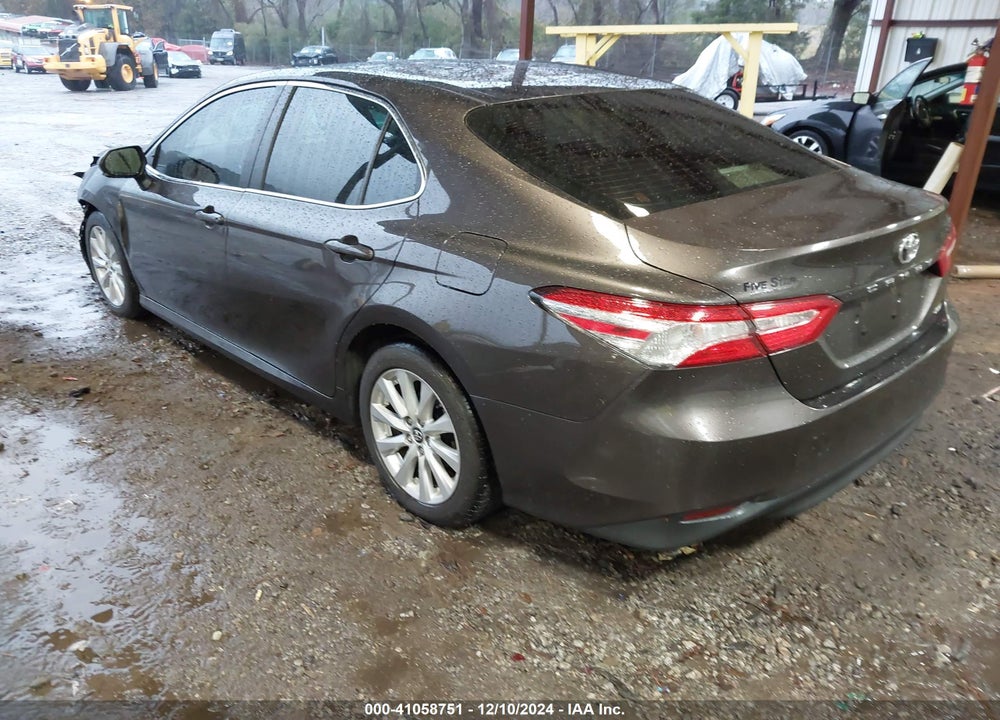 2018 TOYOTA CAMRY LE VIN: JTNB11HK5J3001352
