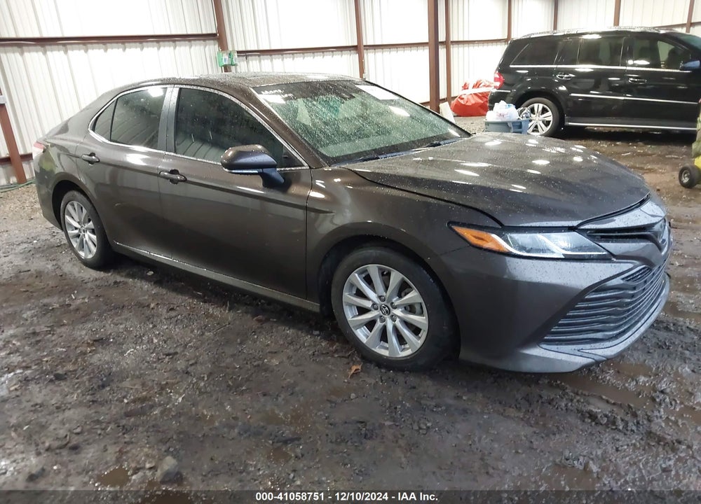 2018 TOYOTA CAMRY LE VIN: JTNB11HK5J3001352