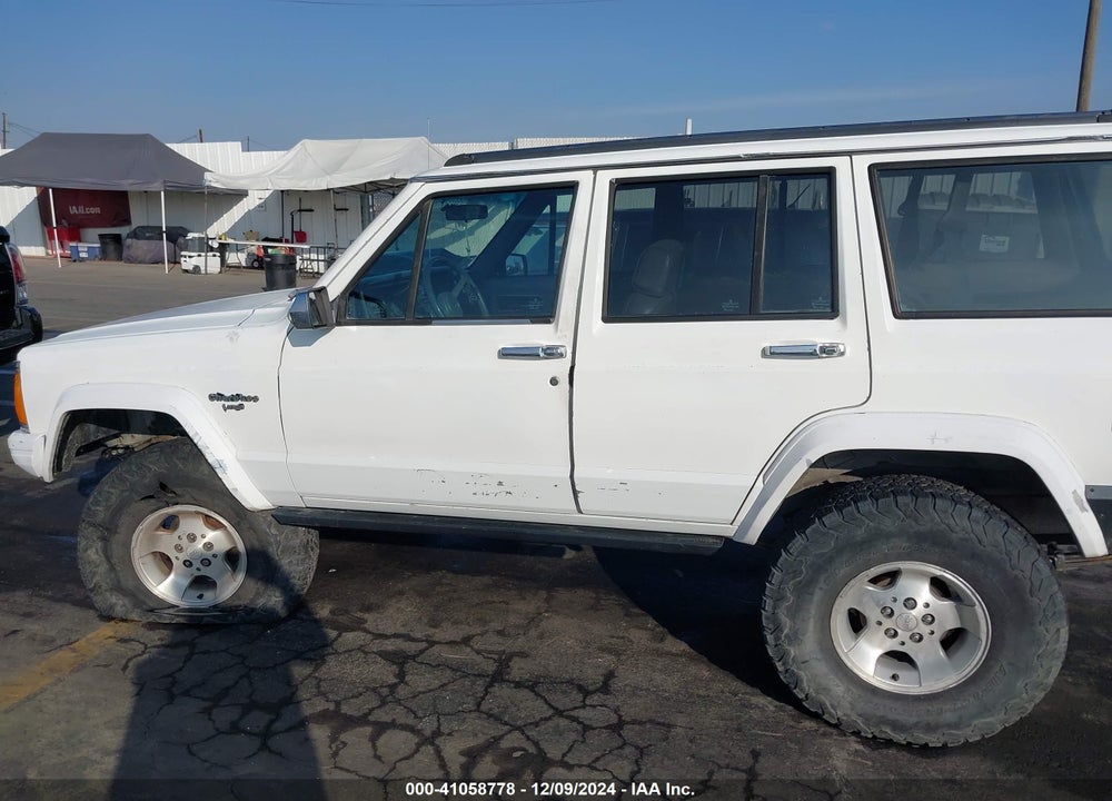 1992 JEEP CHEROKEE LAREDO VIN: 1J4FJ58S8NL232968