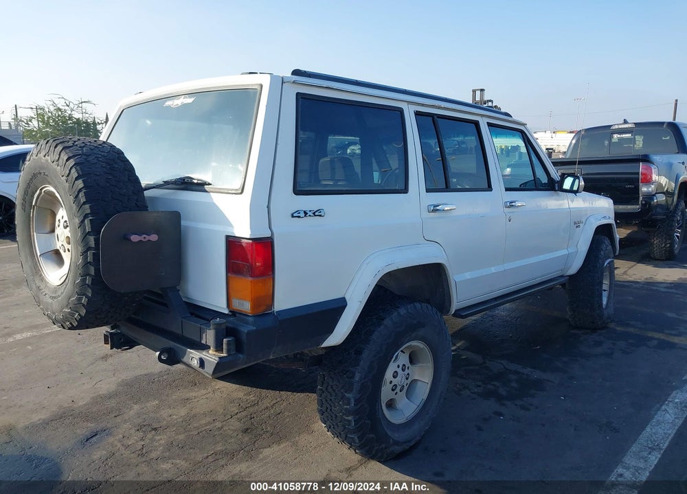 1992 JEEP CHEROKEE LAREDO VIN: 1J4FJ58S8NL232968