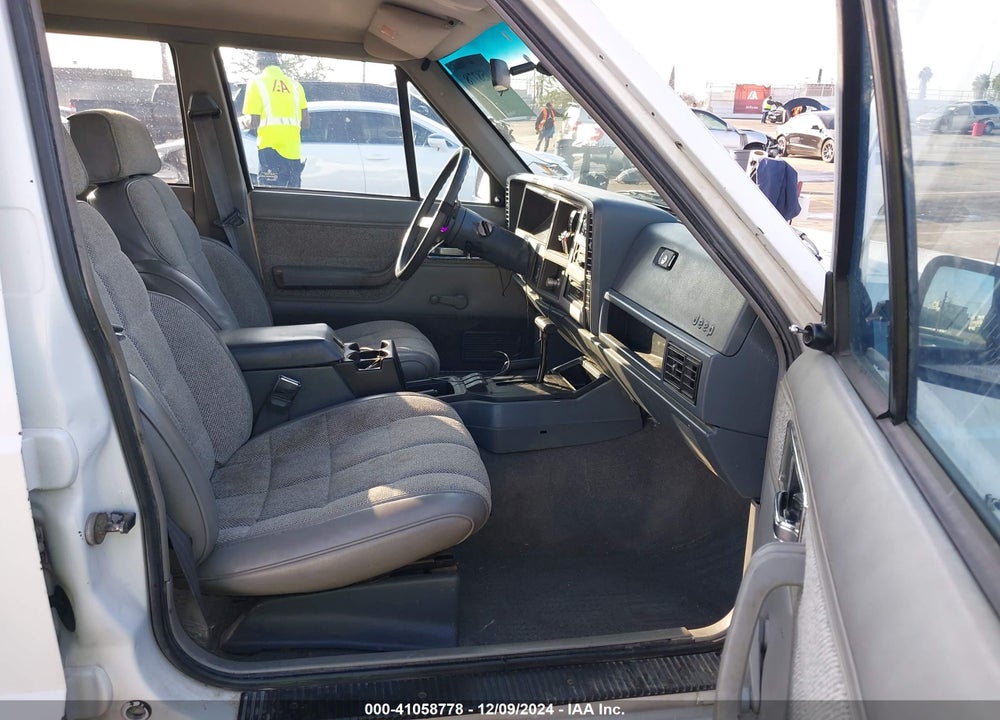 1992 JEEP CHEROKEE LAREDO VIN: 1J4FJ58S8NL232968