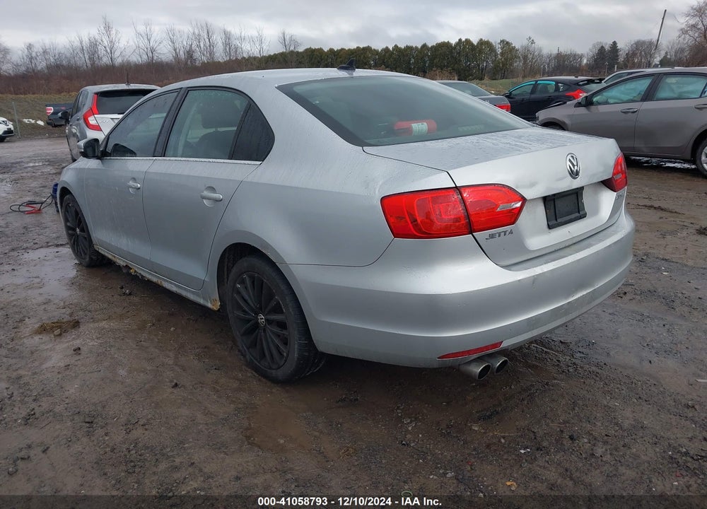 2011 VOLKSWAGEN JETTA 2.5L SEL VIN: 3VWLZ7AJ4BM354653