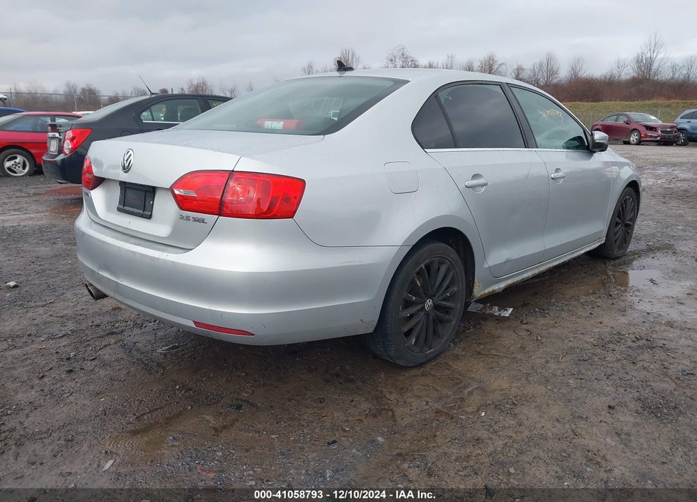 2011 VOLKSWAGEN JETTA 2.5L SEL VIN: 3VWLZ7AJ4BM354653
